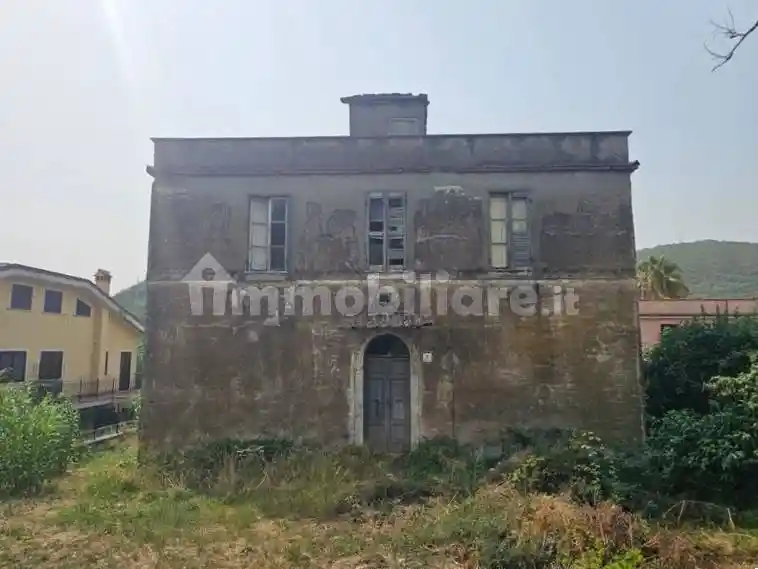 Rustico - Casale in vendita a Tivoli