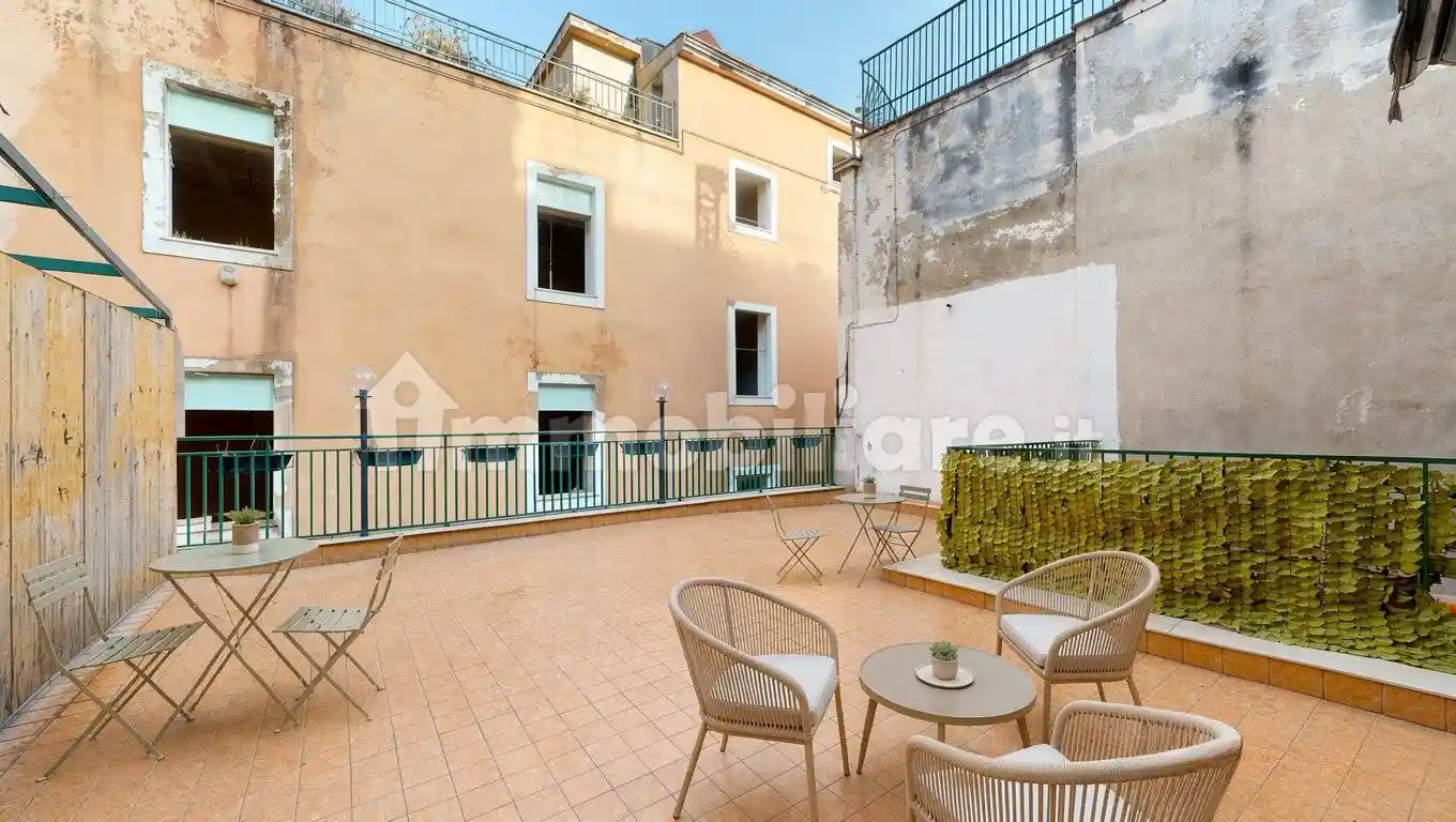 Appartamento in vendita a Napoli