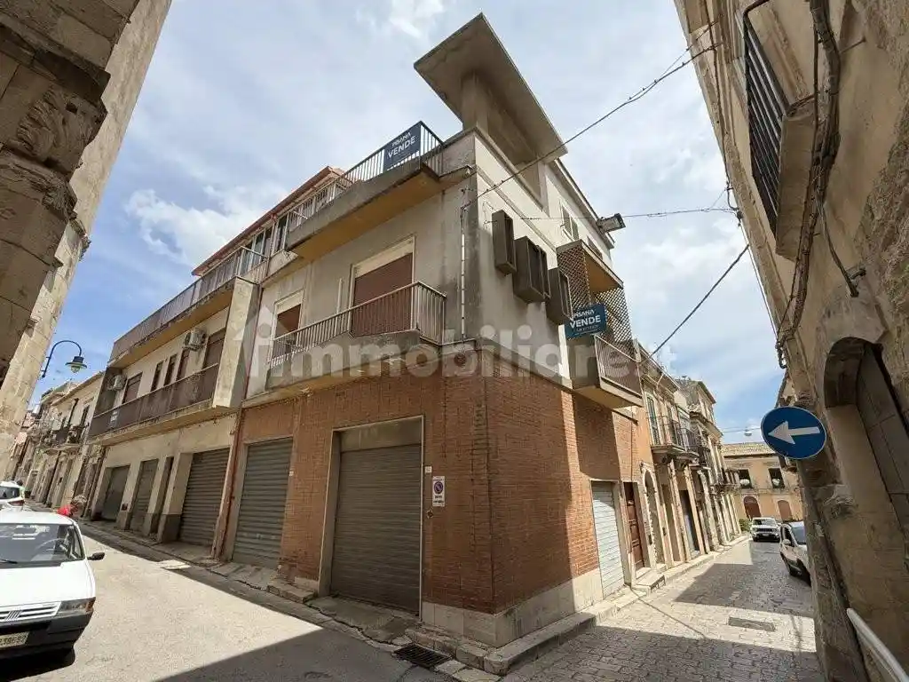 Casa indipendente in vendita a Chiaramonte Gulfi