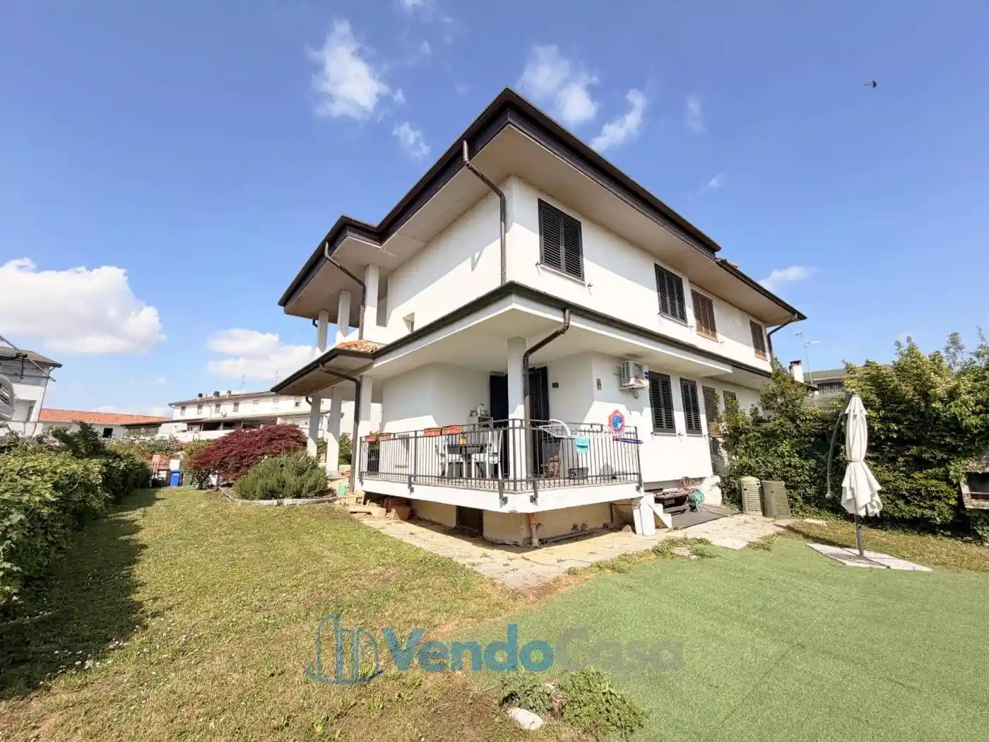 Villa in vendita a Vellezzo Bellini