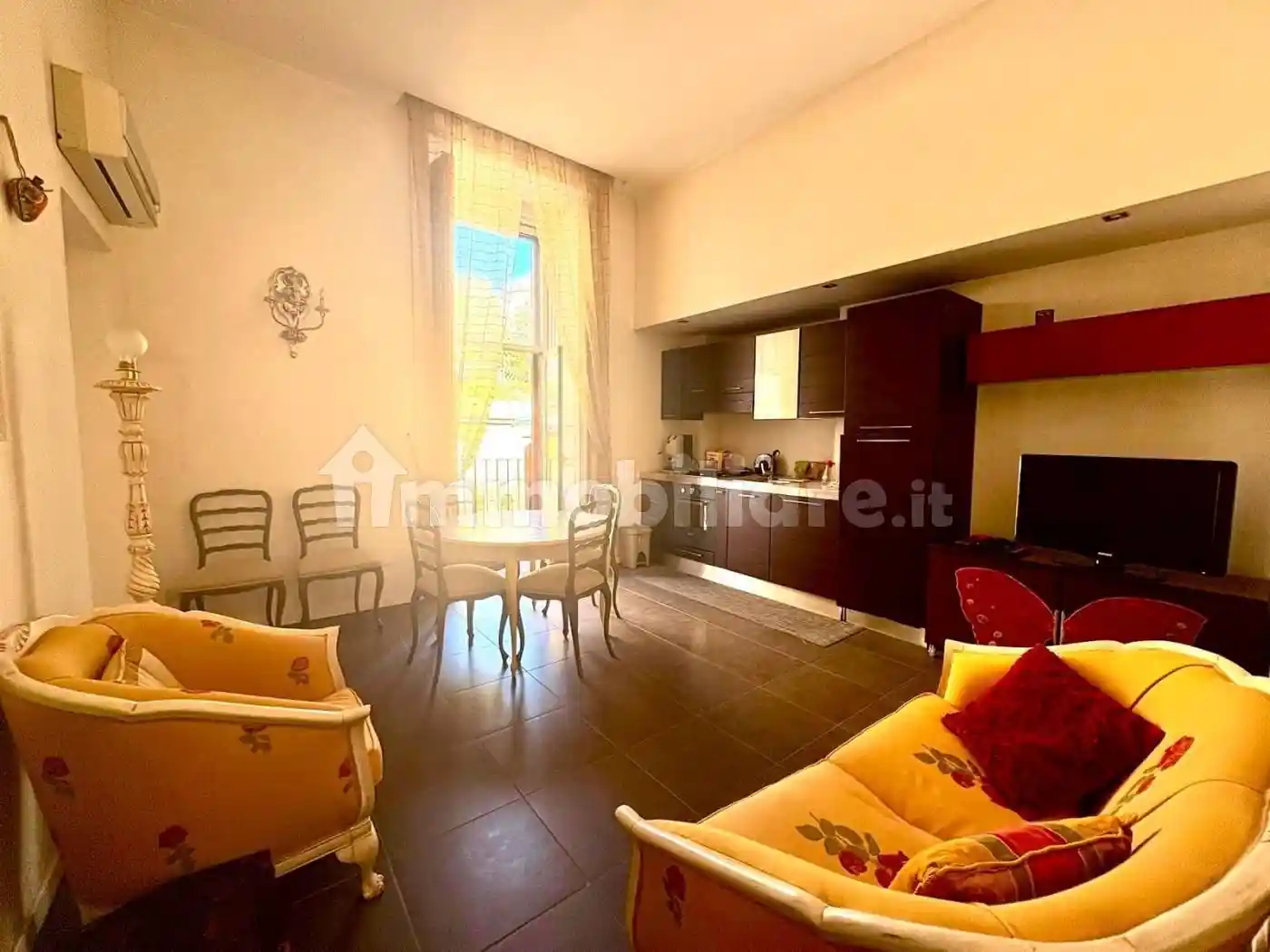 Appartamento in vendita a Napoli