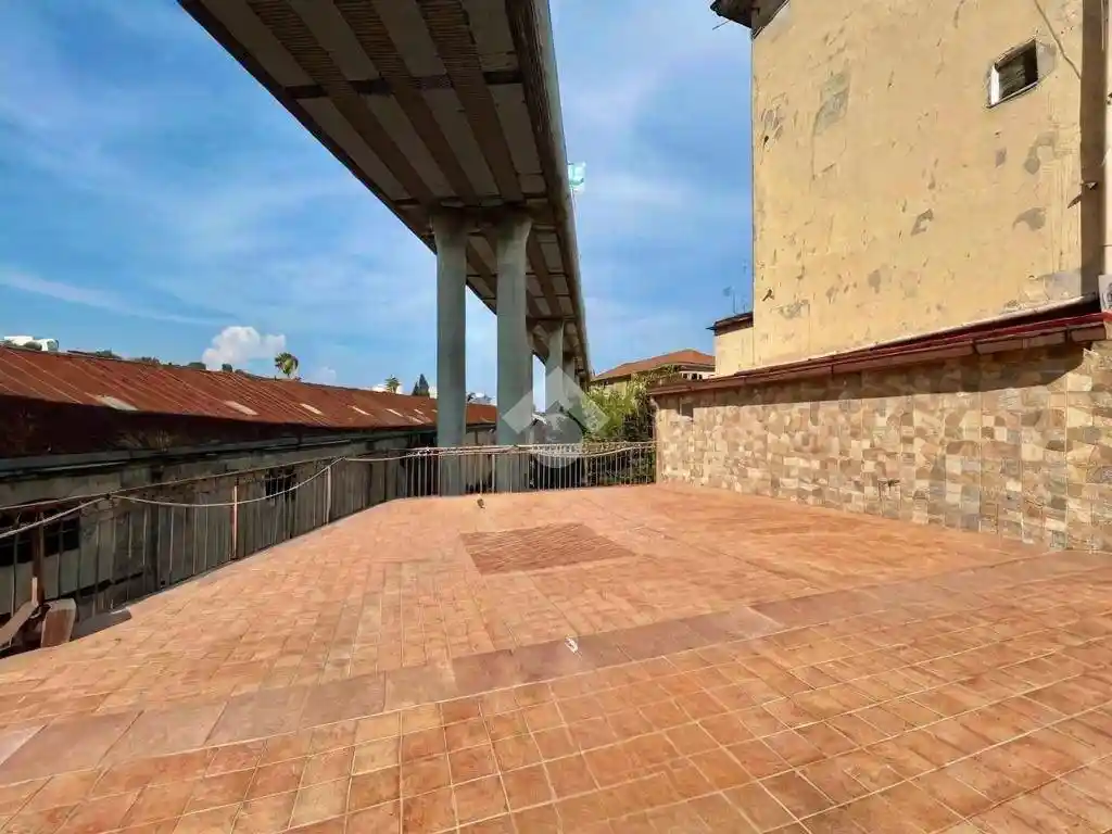 Appartamento in vendita a Napoli