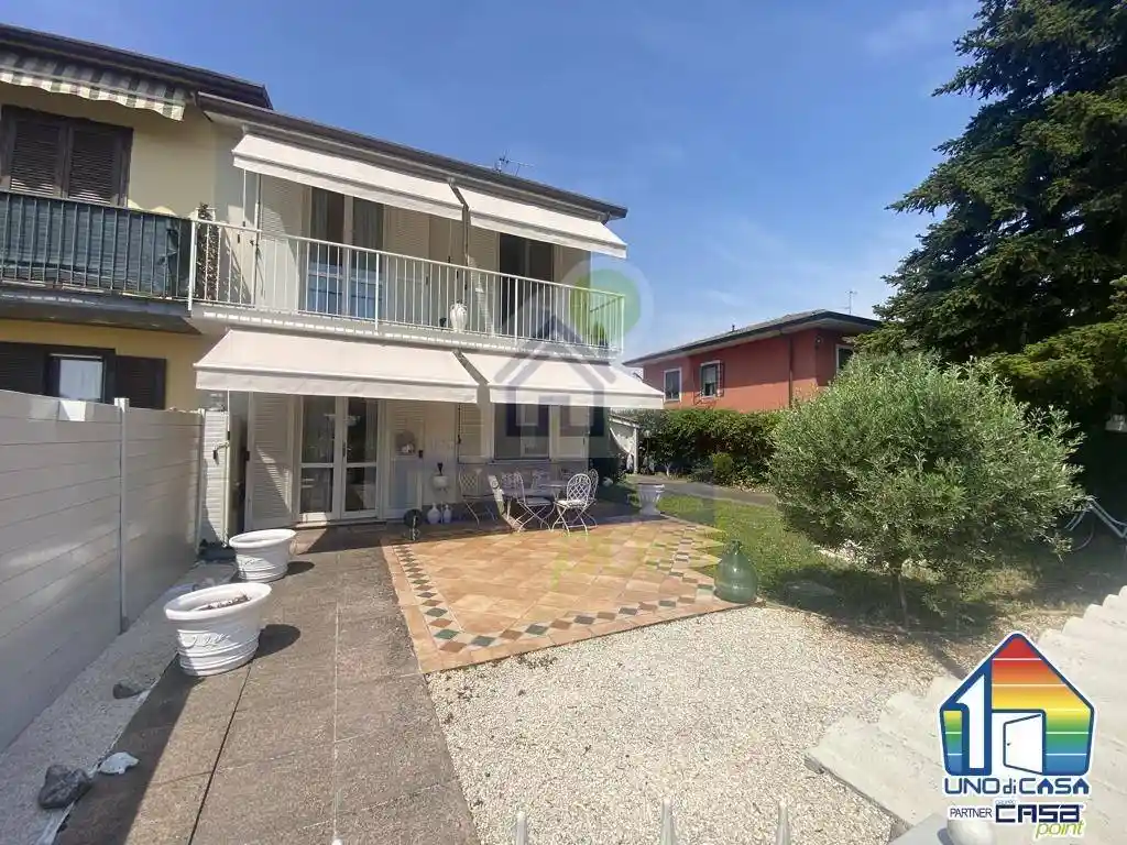 Villa in vendita a Dovera