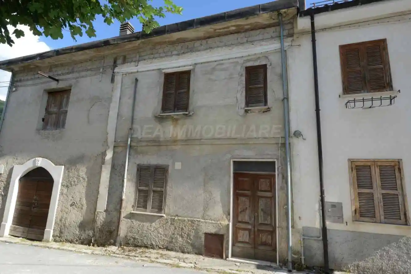 Casa indipendente in vendita a Rocca di Mezzo