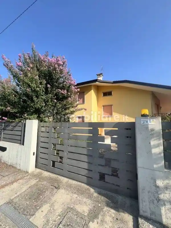 Villa in vendita a Morsano al Tagliamento