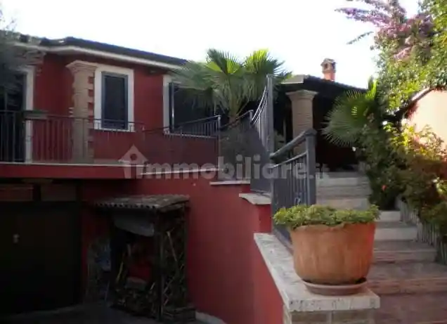 Villetta a schiera in vendita a Pomezia