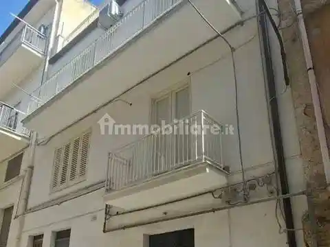 Palazzo - Edificio in vendita a Aragona