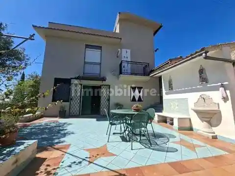 Villa in vendita a Aragona