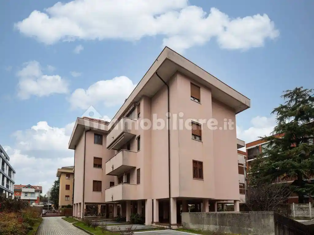 Appartamento in affitto a Monza