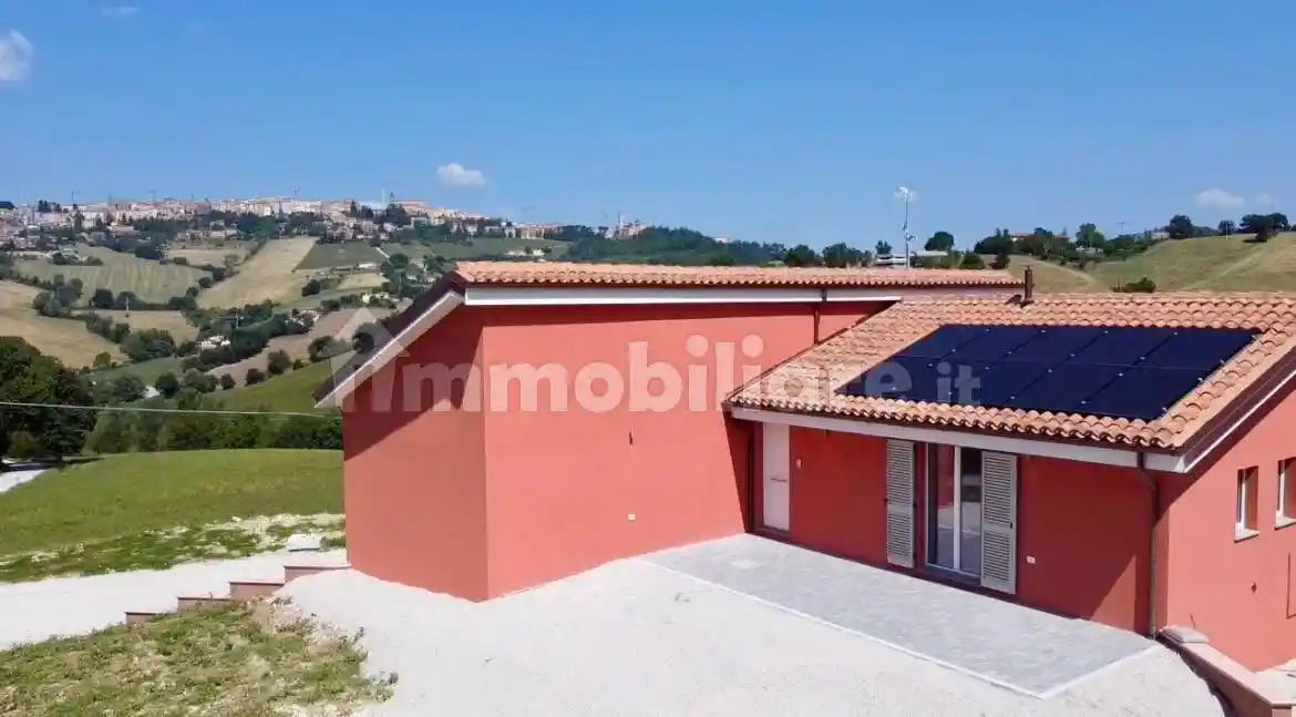 Villa in vendita a Camerino