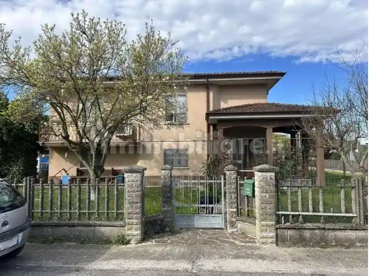 Villa in vendita a Porto Mantovano