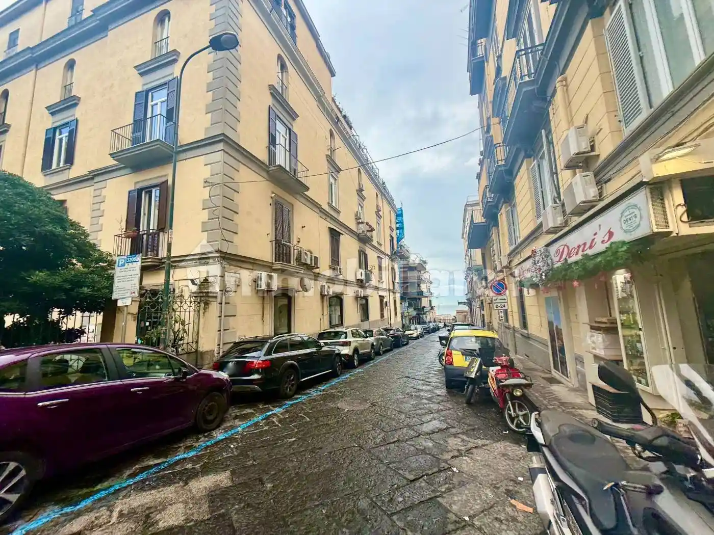 Appartamento in vendita a Napoli