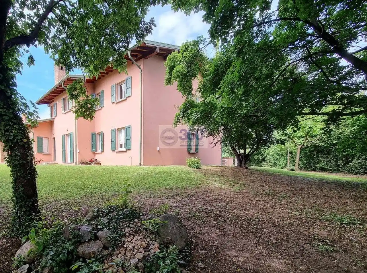 Villa in vendita a Passirano