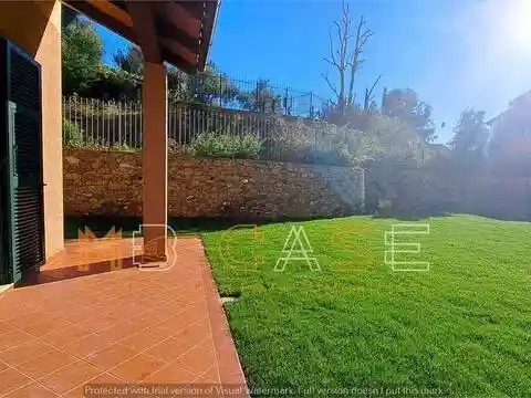 Villa in vendita a Cisano sul Neva