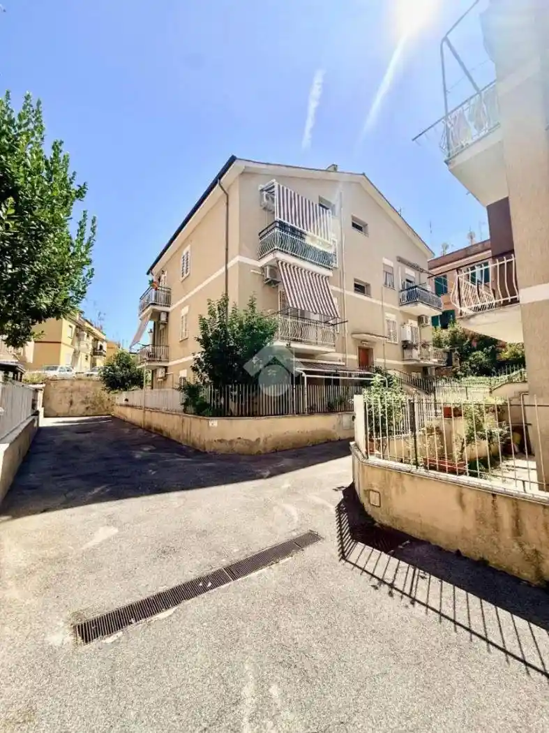 Appartamento in vendita a Roma