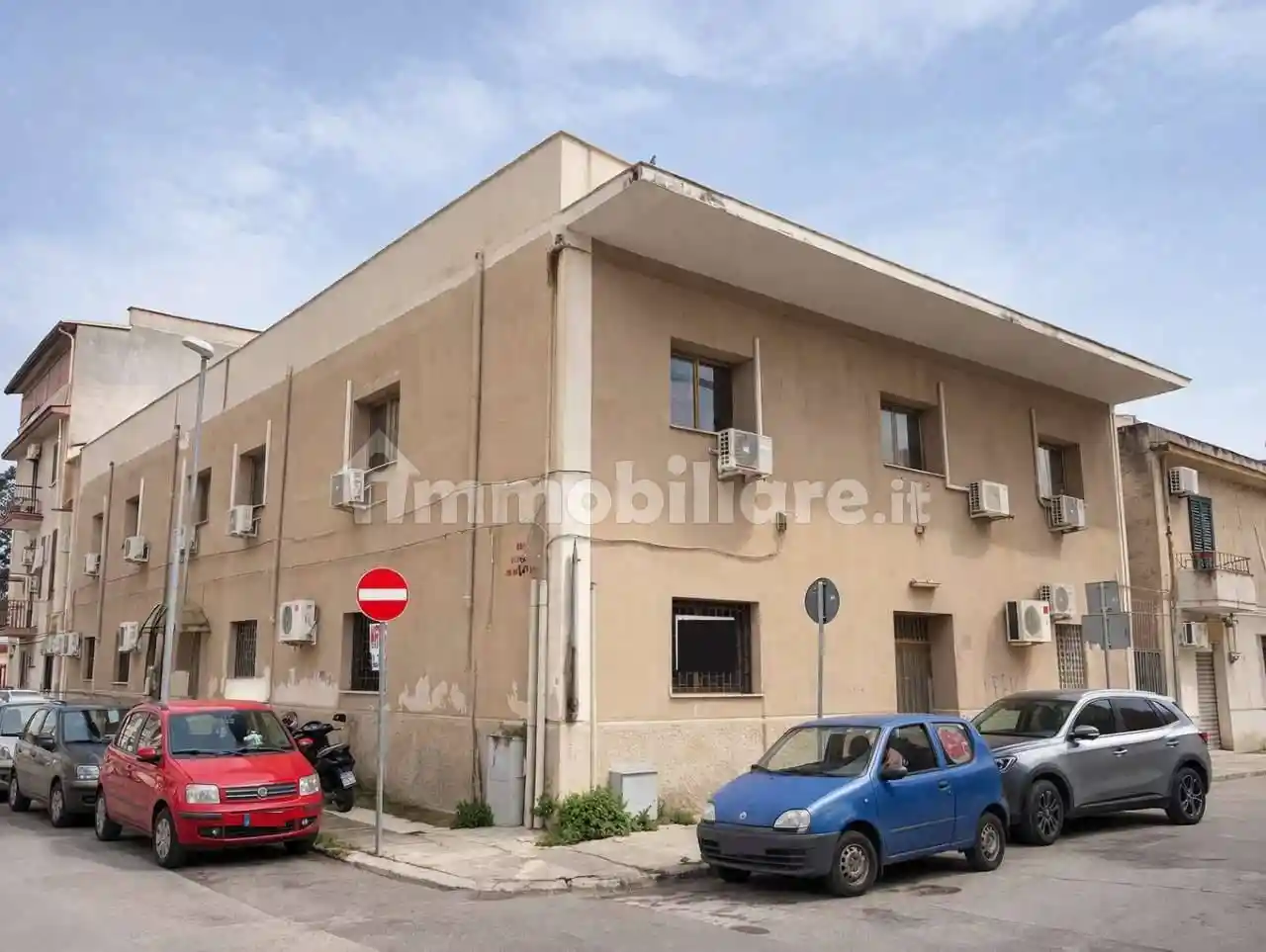 Palazzo - Edificio in vendita a Palermo
