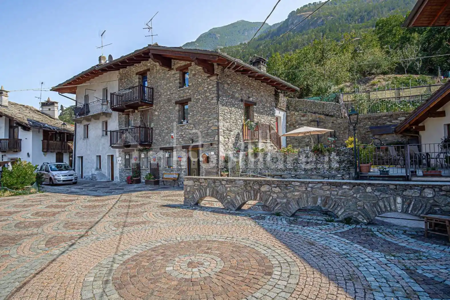 Casa indipendente in vendita a Pollein