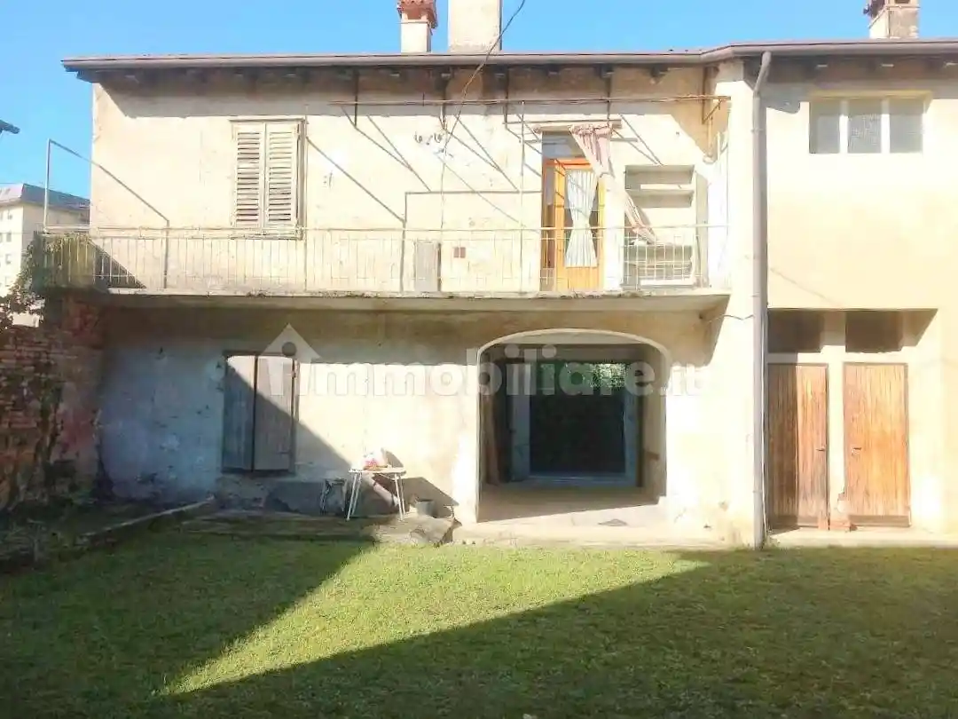 Palazzo - Edificio in vendita a Cormons