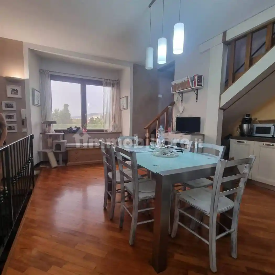 Casa indipendente in vendita a Campi Bisenzio
