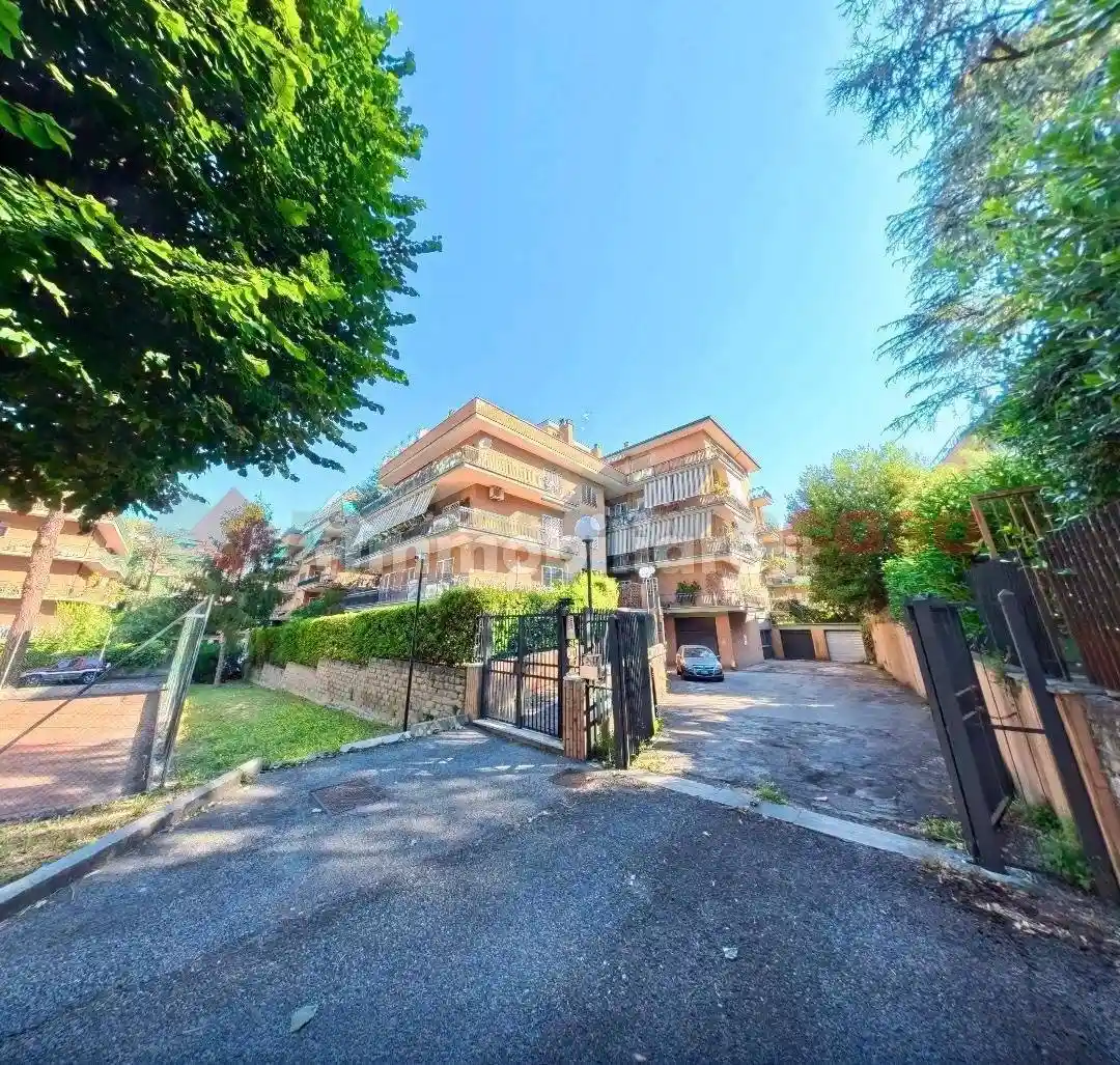 Appartamento in vendita a Roma