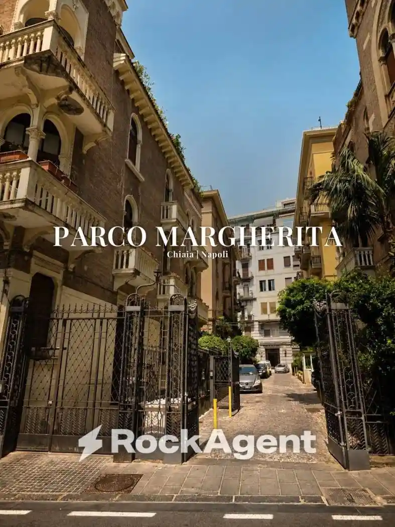 Appartamento in vendita a Napoli