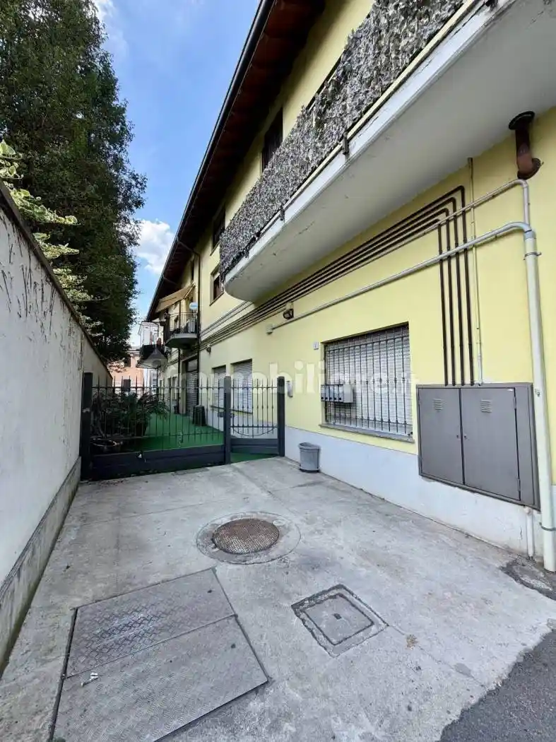 Appartamento in vendita a Varedo