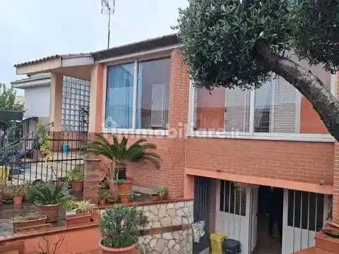 Villa in vendita a Cisterna di Latina