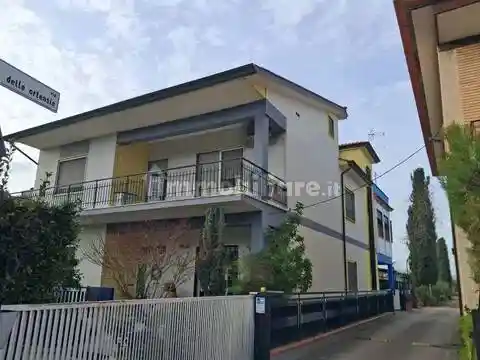 Villa in vendita a Cisterna di Latina