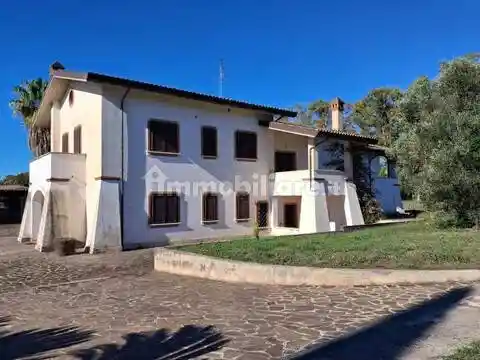 Villa in vendita a Latina