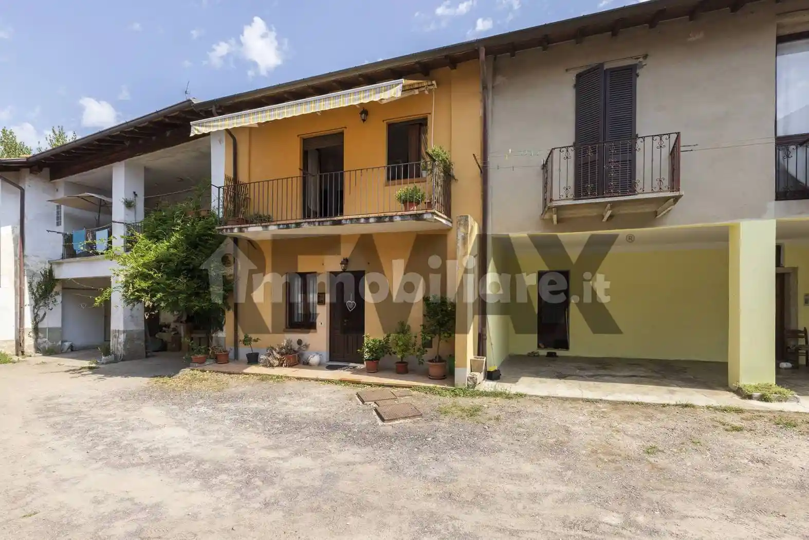 Appartamento in vendita a Cocquio-Trevisago