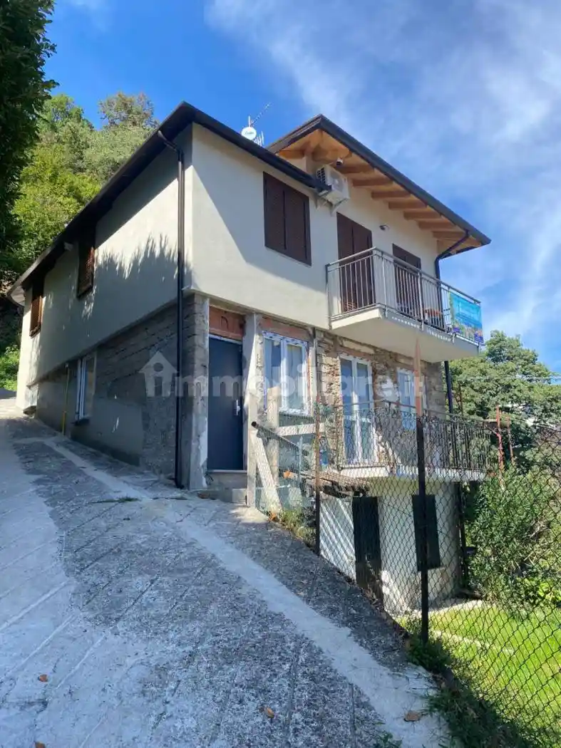 Appartamento in vendita a Cadegliano-Viconago