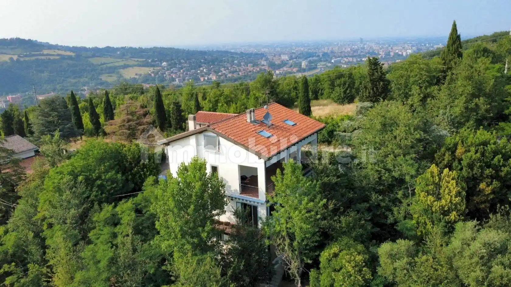 Villa in vendita a Pianoro