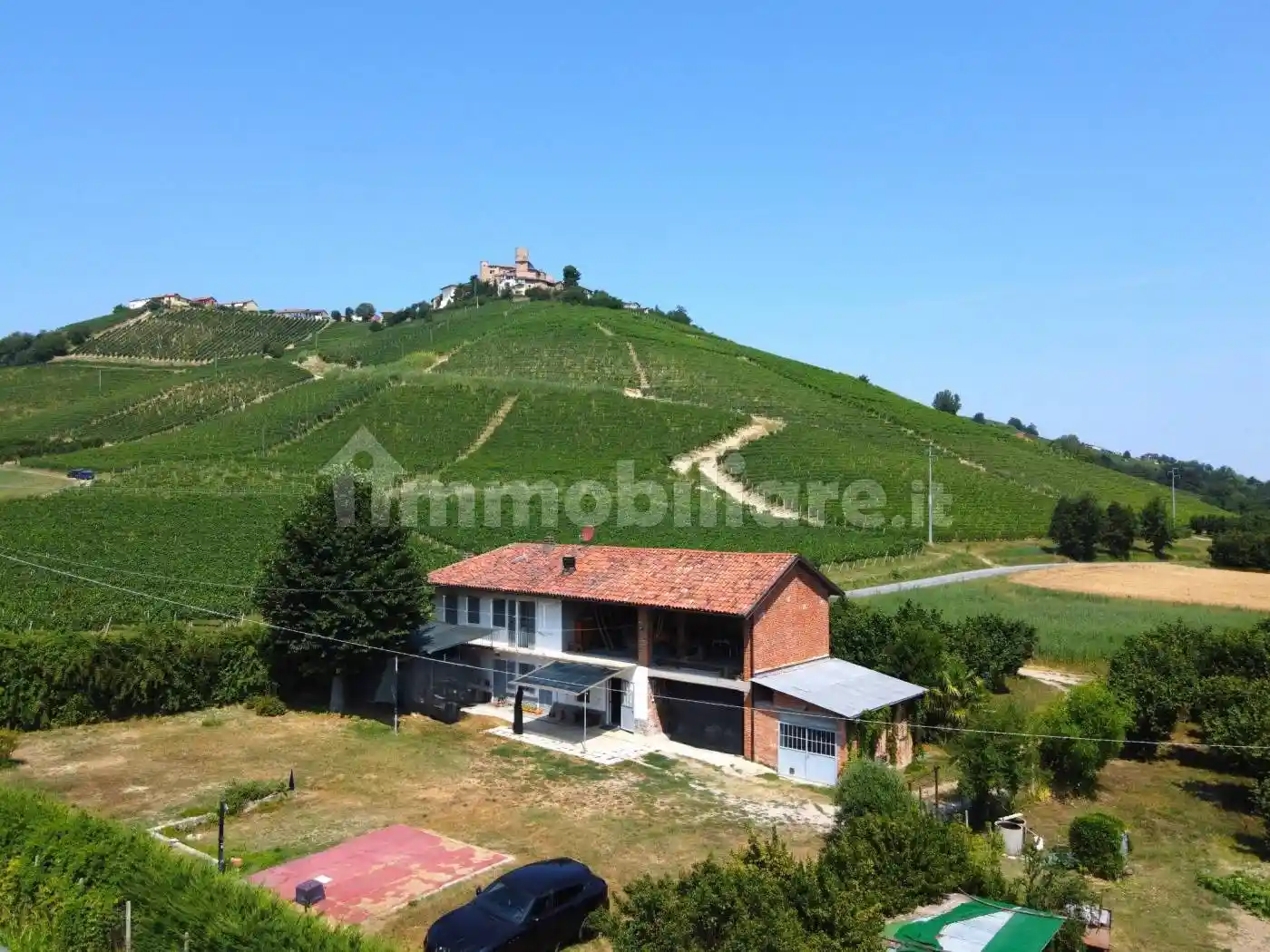 Rustico - Casale in vendita a Castiglione Falletto