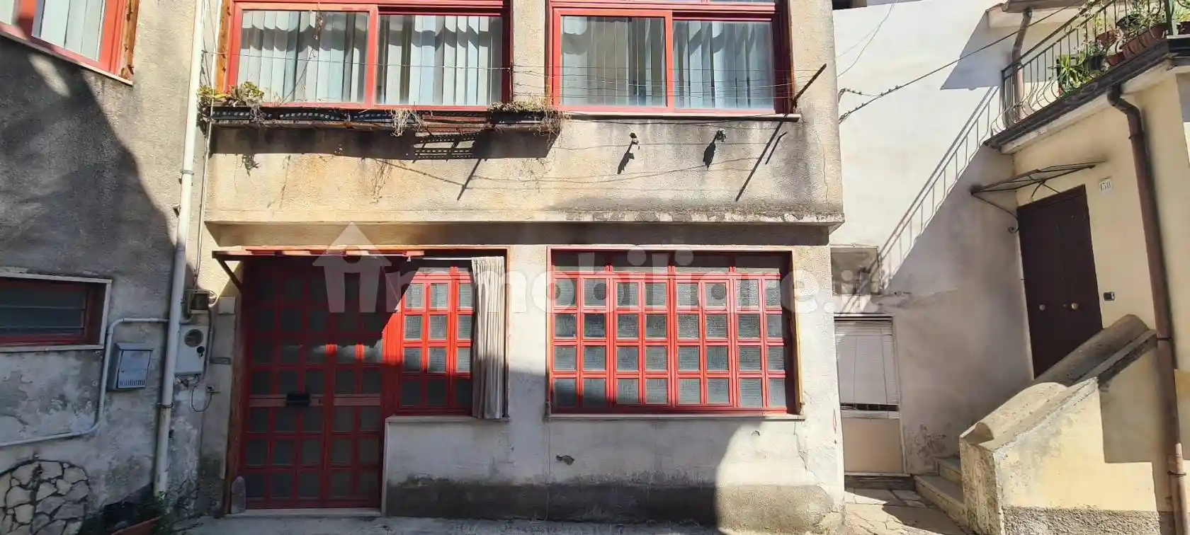 Casa indipendente in vendita a Giffoni Sei Casali