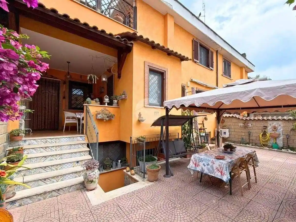 Villetta a schiera in vendita a Roma