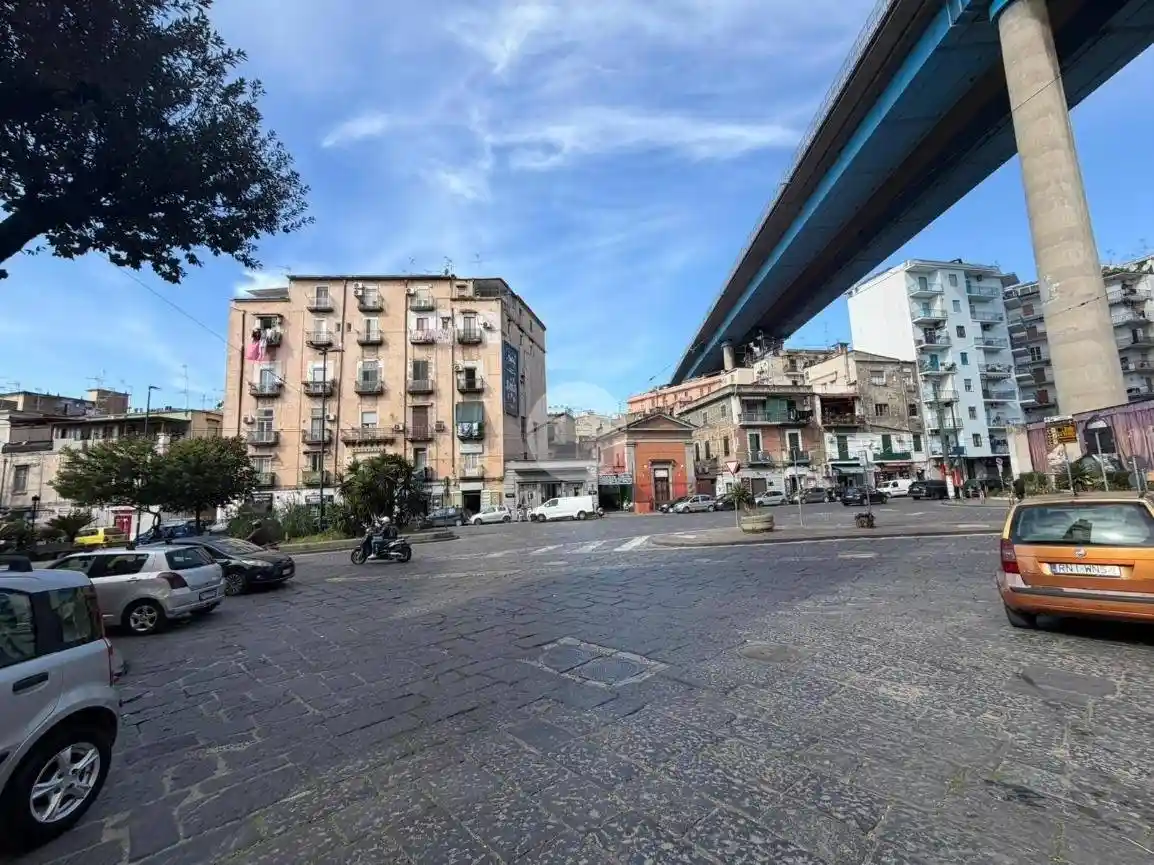 Appartamento in vendita a Napoli