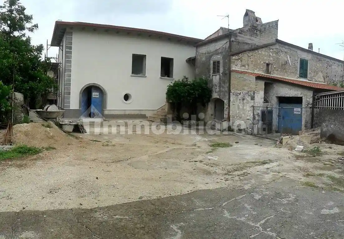 Villa in vendita a Vairano Patenora