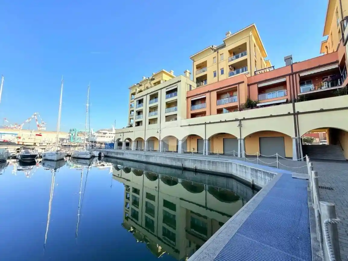 Appartamento in vendita a Genova