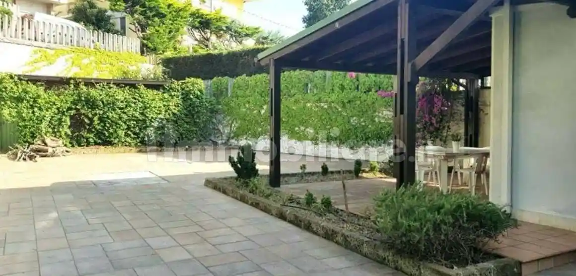 Villa in affitto a Cappelle sul Tavo