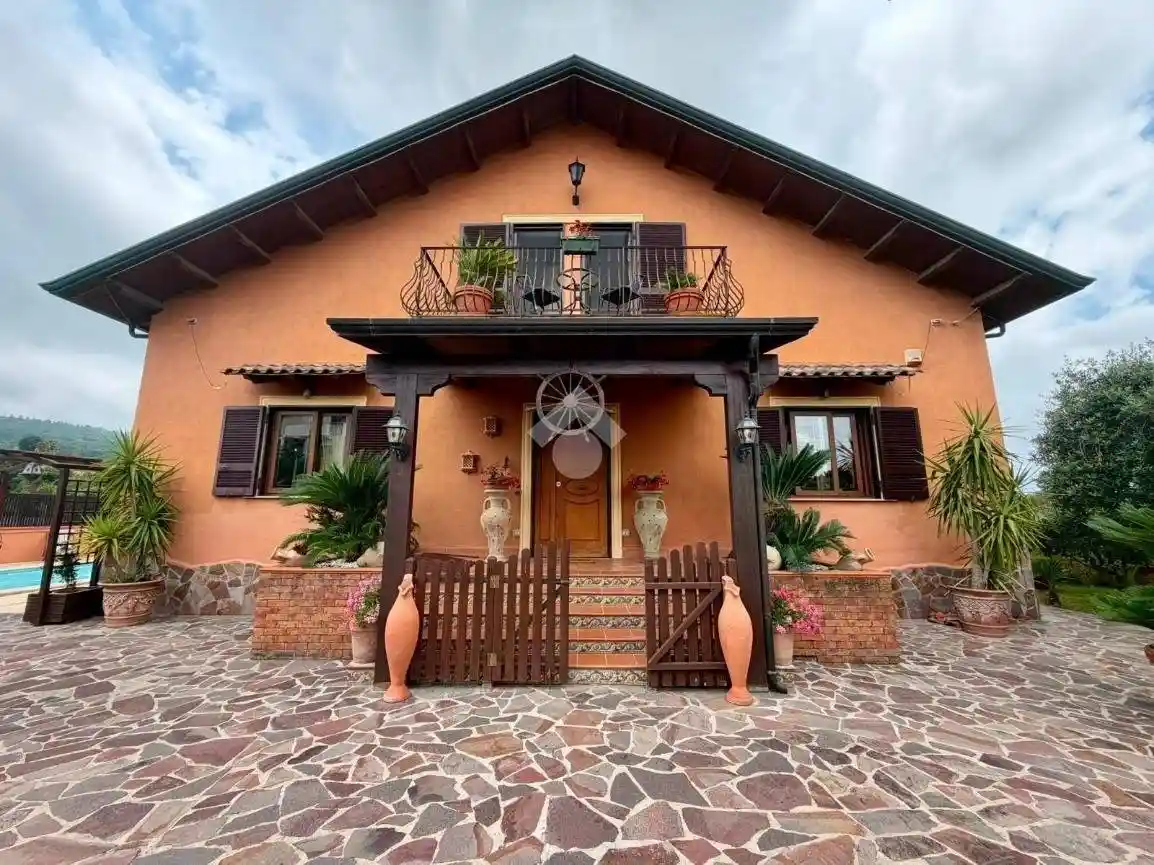 Villa in vendita a Quarto