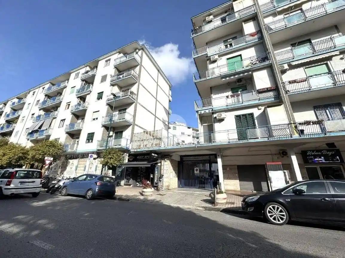 Appartamento in vendita a Napoli