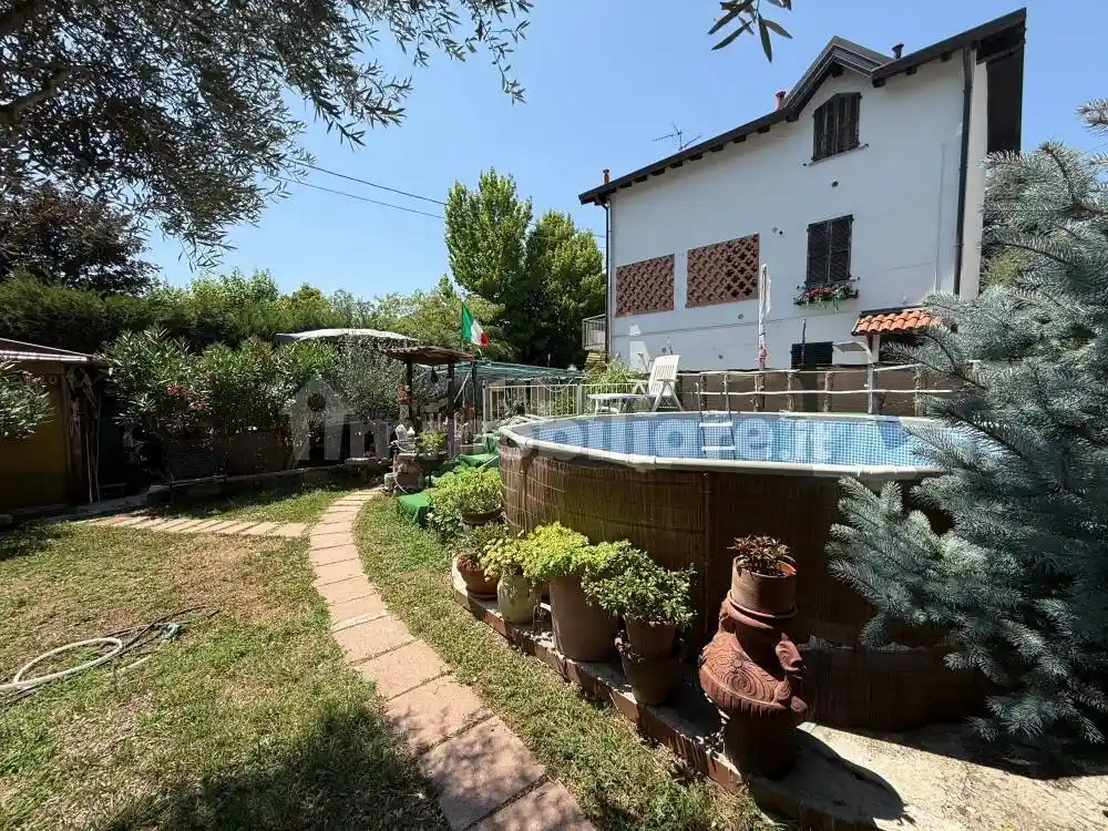 Appartamento in vendita a Ronco Briantino
