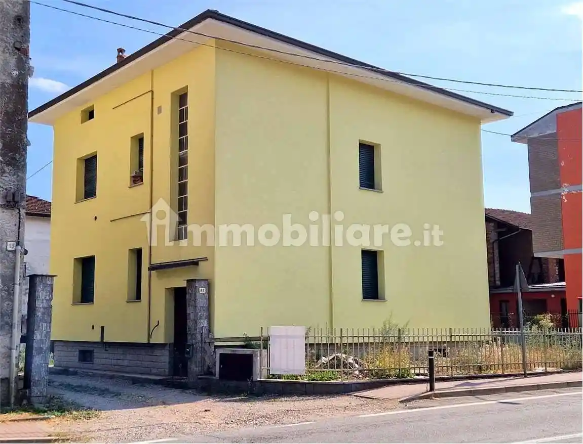 Villa in vendita a Borgomanero