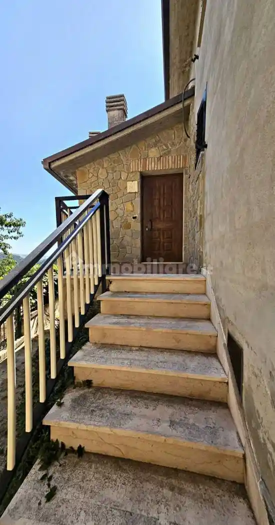 Casa indipendente in vendita a Montorio al Vomano