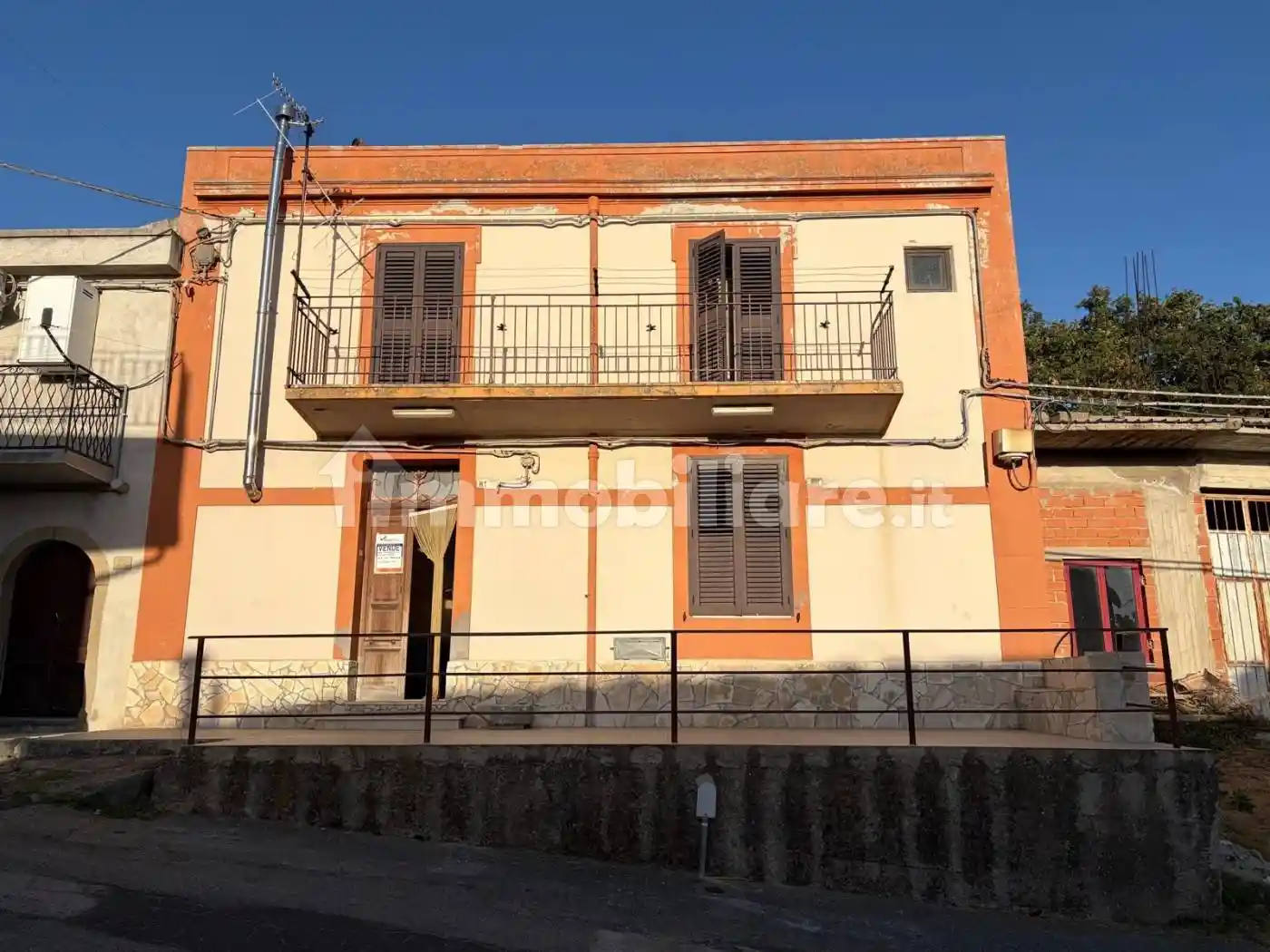 Casa indipendente in vendita a Montalbano Elicona
