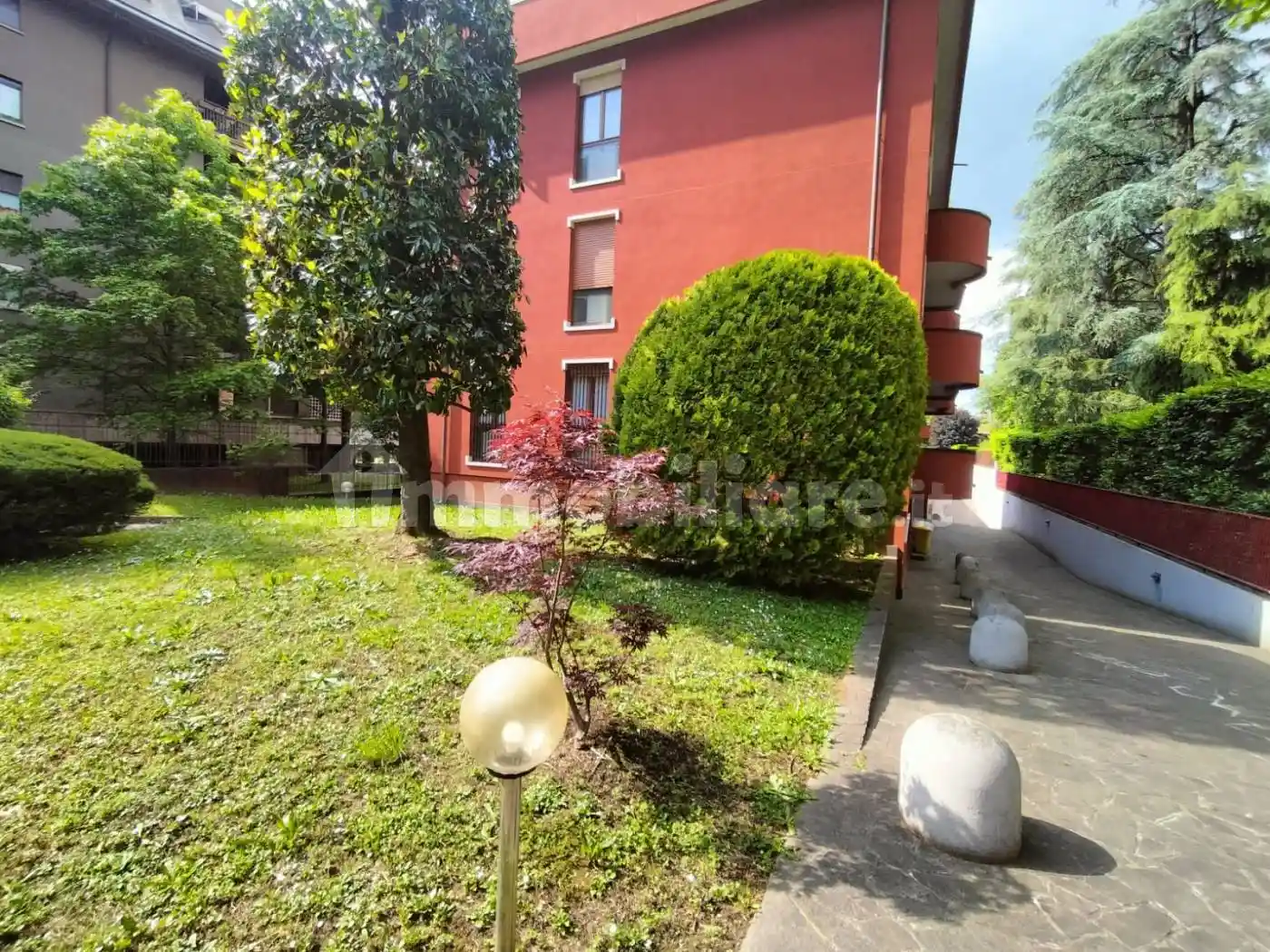 Appartamento in affitto a Vedano al Lambro