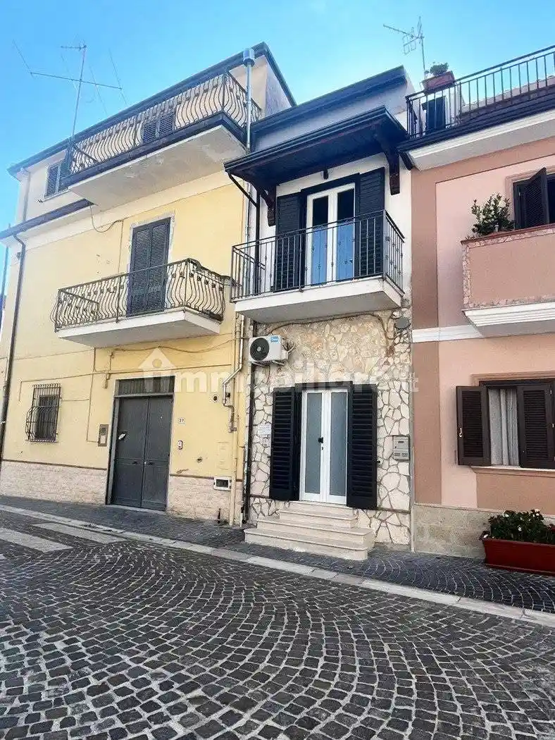Casa indipendente in vendita a Santa Maria la Fossa