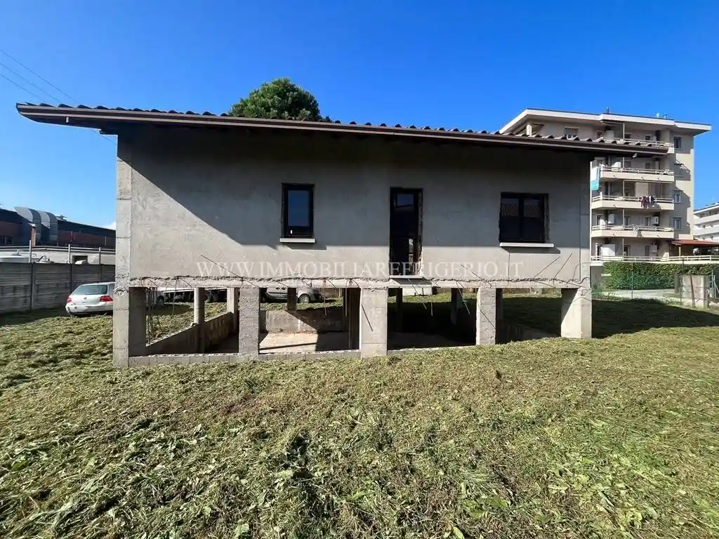 Villa in vendita a Cisano Bergamasco