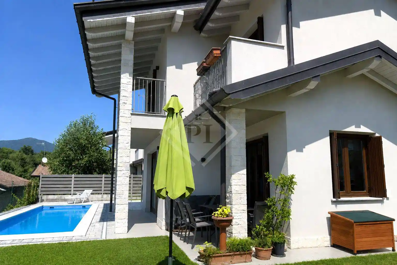 Villa in vendita a Cocquio-Trevisago