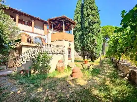 Appartamento in vendita a Calci